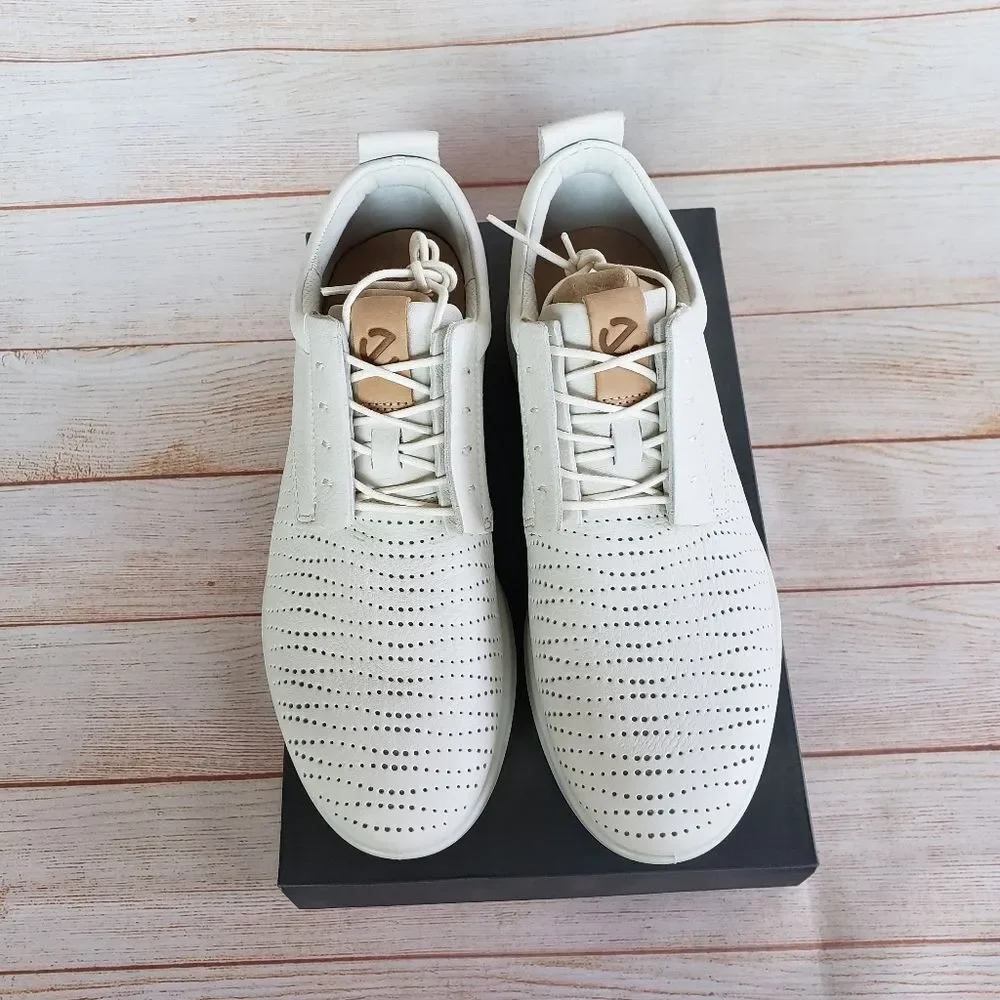ECCO Women Leather Aquet Perforated Tie Oxford Walking Shoe Sneakers White Tan